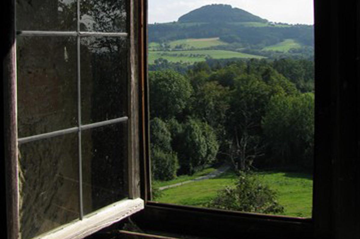 Burg Wäscherschloss, Aussicht auf den Hohenstaufen