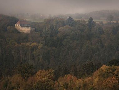 Burg Wäscherschloss von weitem