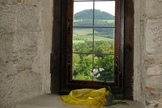 Wäscherschloss, Blick nach außen auf den Hohenstaufen