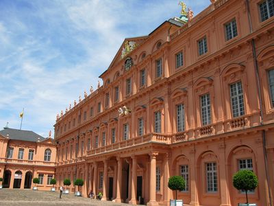 Residenzschloss Rastatt, Blick von außen